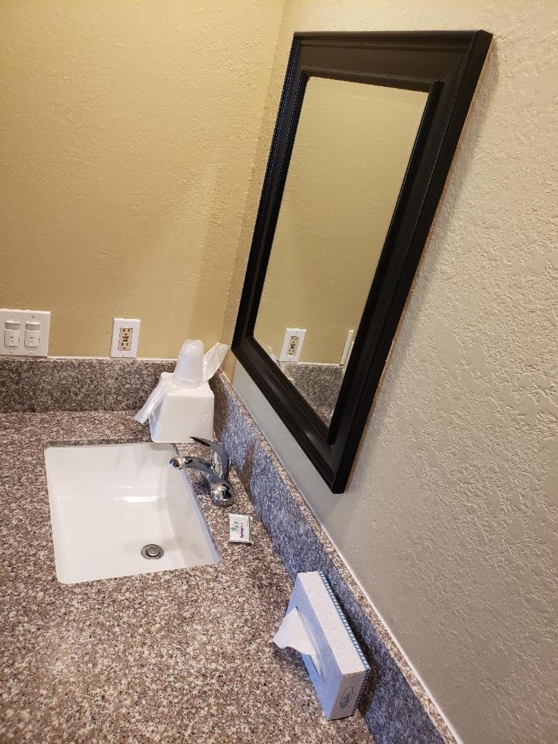 University Inn Fresno Extérieur photo