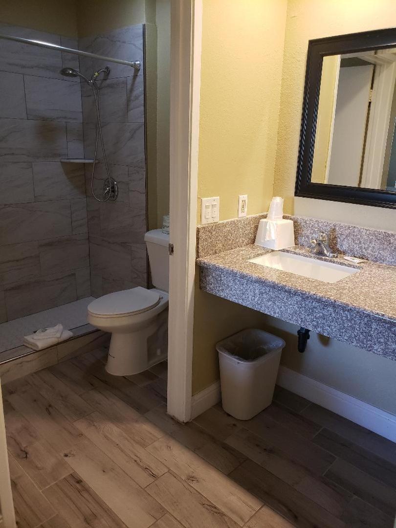 University Inn Fresno Extérieur photo